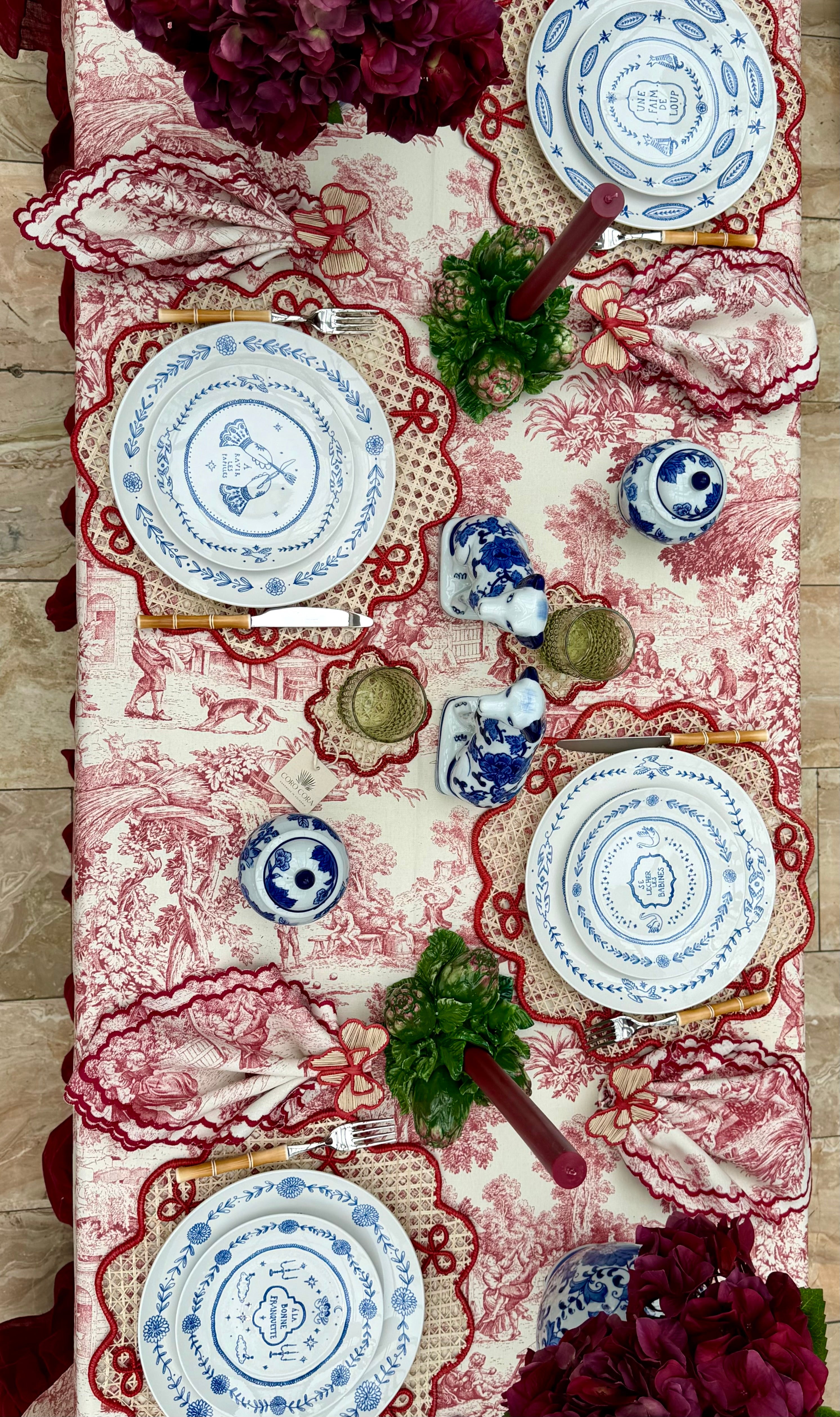 Toile de Jouy Servietten mit Delfter Teller kombiniert