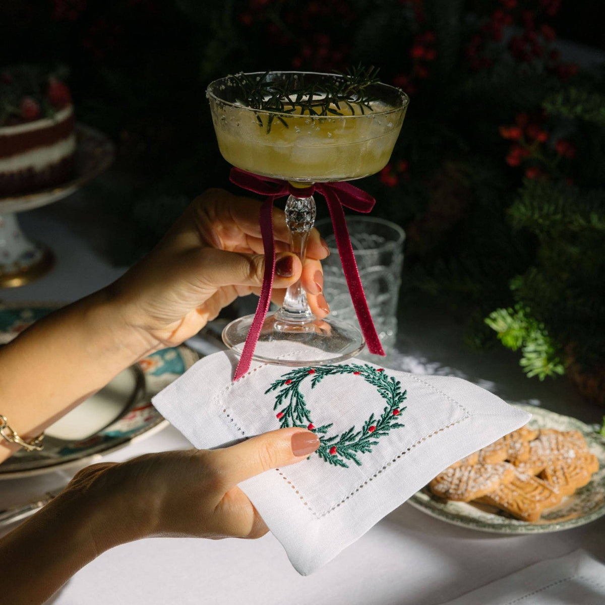 Cocktailserviette Weihnachtskranz bestickt, 2er-Set