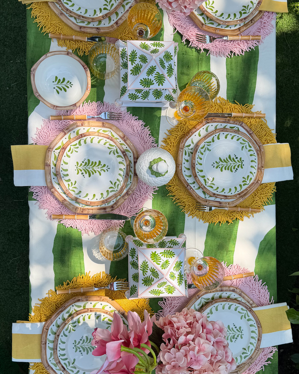 Handbemalte Müslischüssel aus Keramik mit Bambusmotiv - grün glasiert, 4er Set