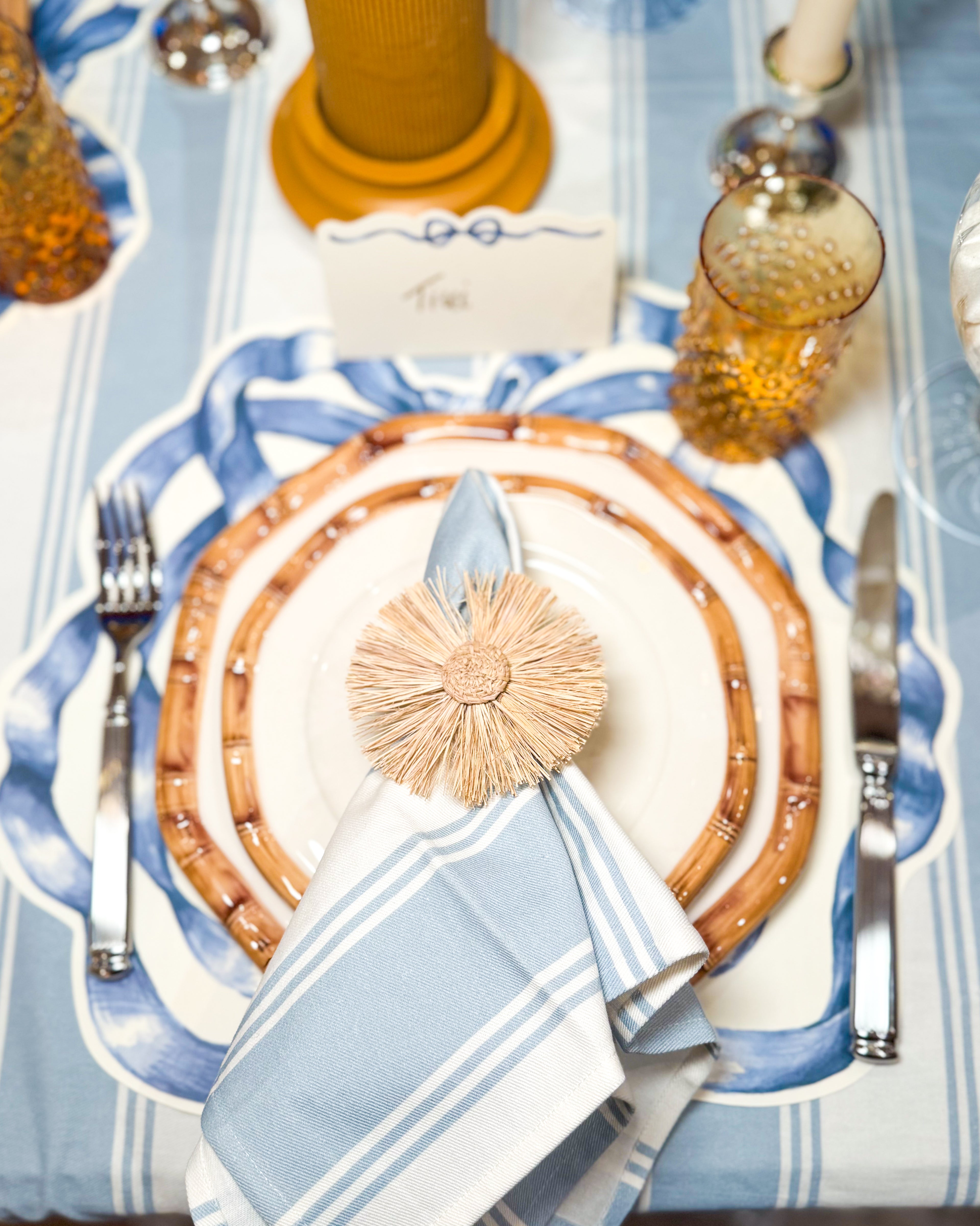 Baumwolltischdecke hellblau gestreift mit Rüschen (240 x 190 cm)