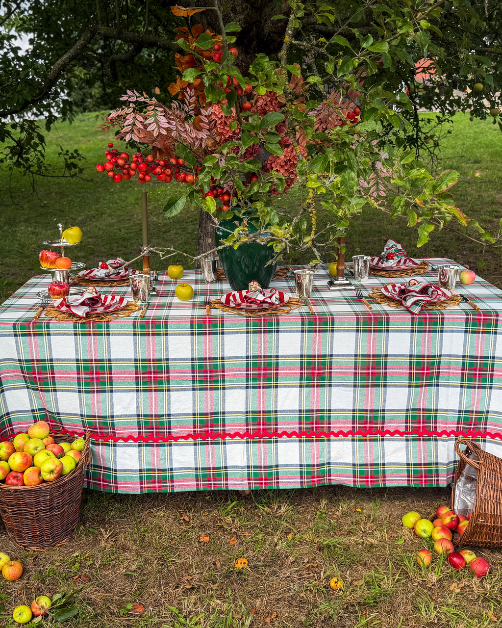 Tablecloth Tartan Snow 170x300 cm