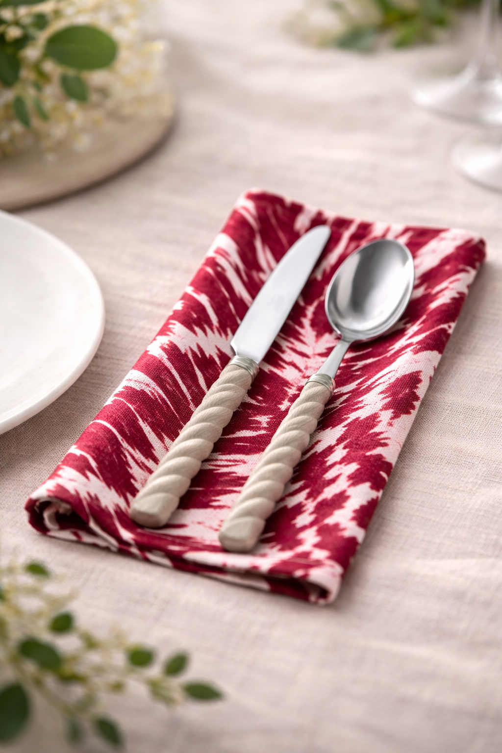 Printed napkins in red and white (set of 4)