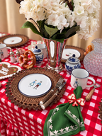 Serviettenring Schleife Rot auf der gedeckten Tafel