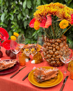 Eichelvase und Eichenblatt-Schale aus Porzellan in Braun als Herbstdeko