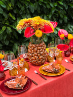 Herbstliche Tischdeko mit Fuchs Figuren und Buchecker Vasen