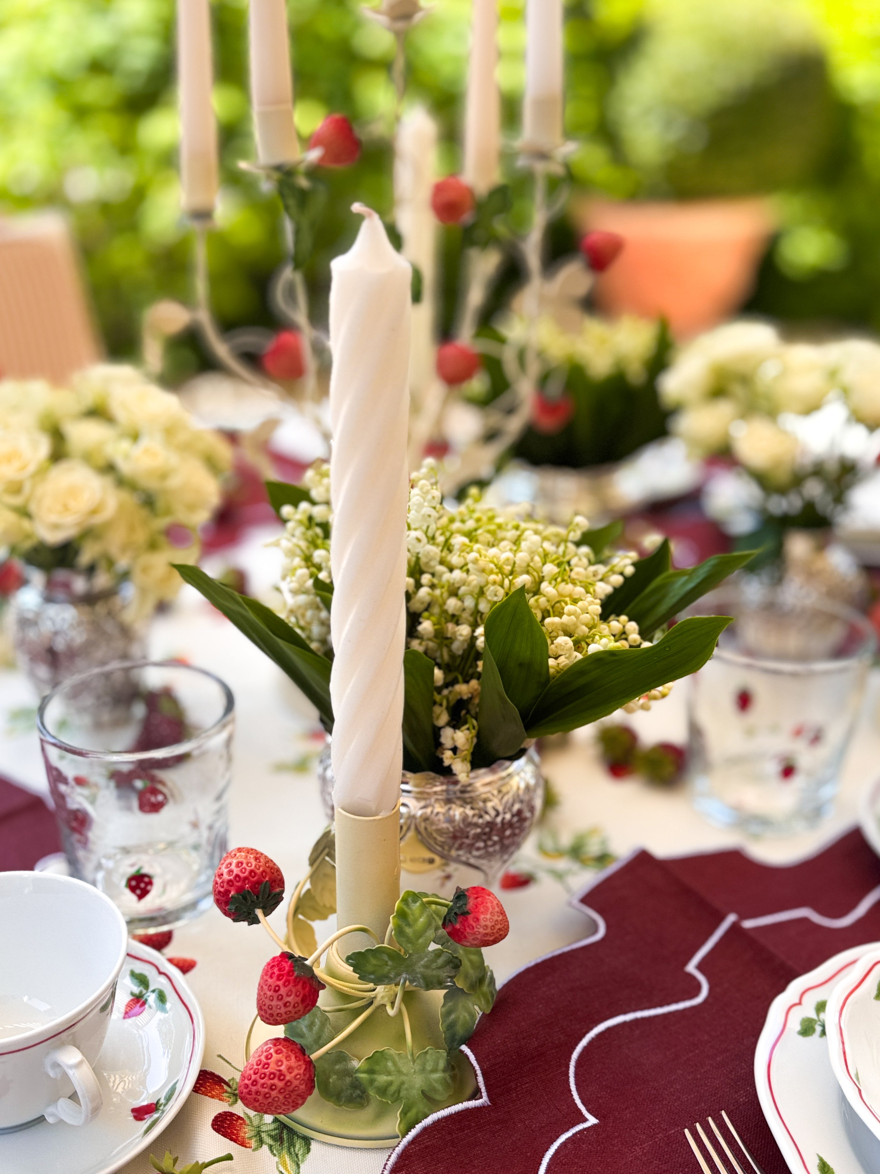 Strawberry Candleholder Pair – Klein