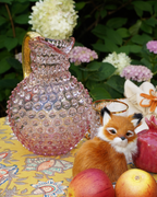 Hobnail Krug Rosa Goldrand – Detailansicht