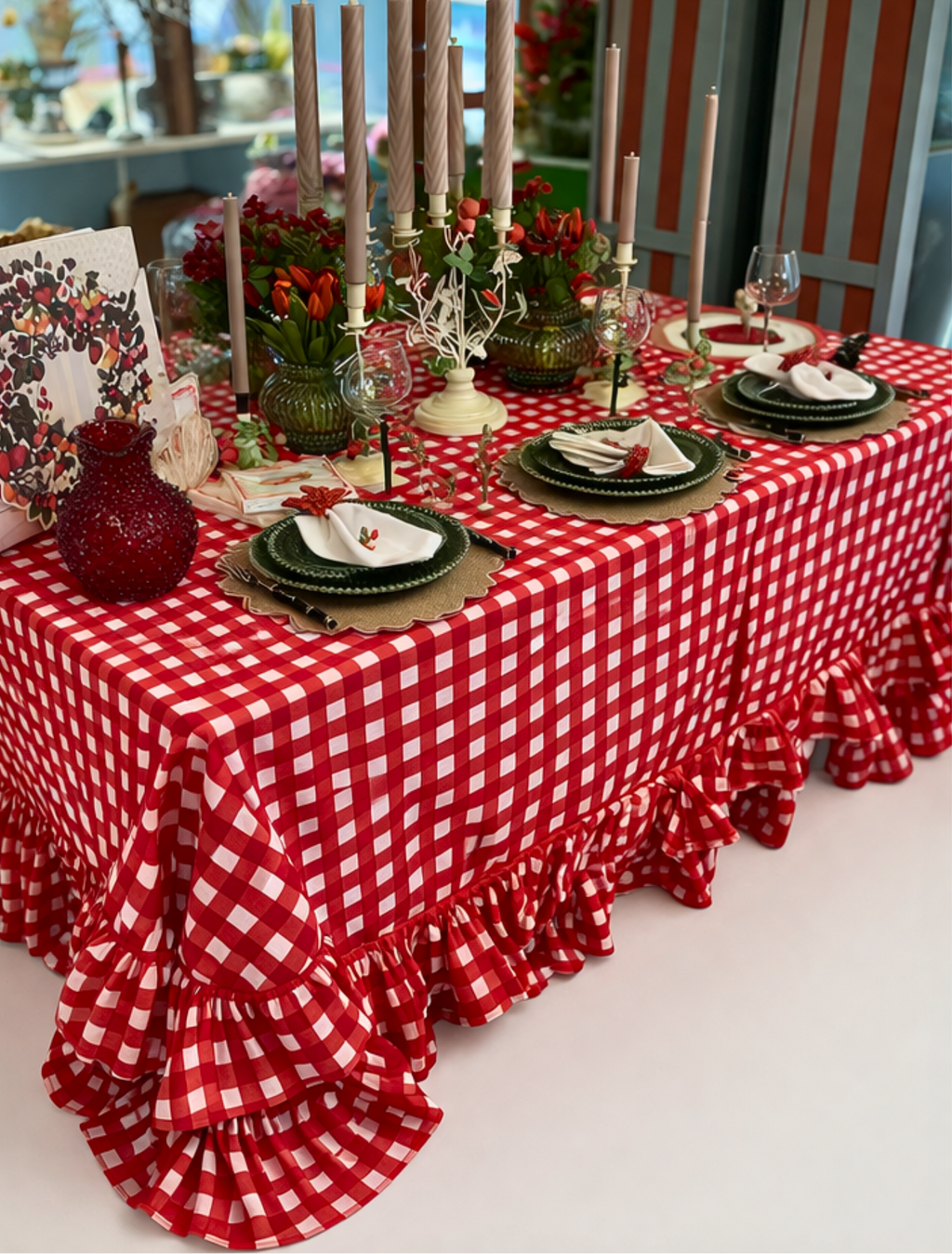 Handbedruckte Baumwolltischdecke Rot mit Rüschen