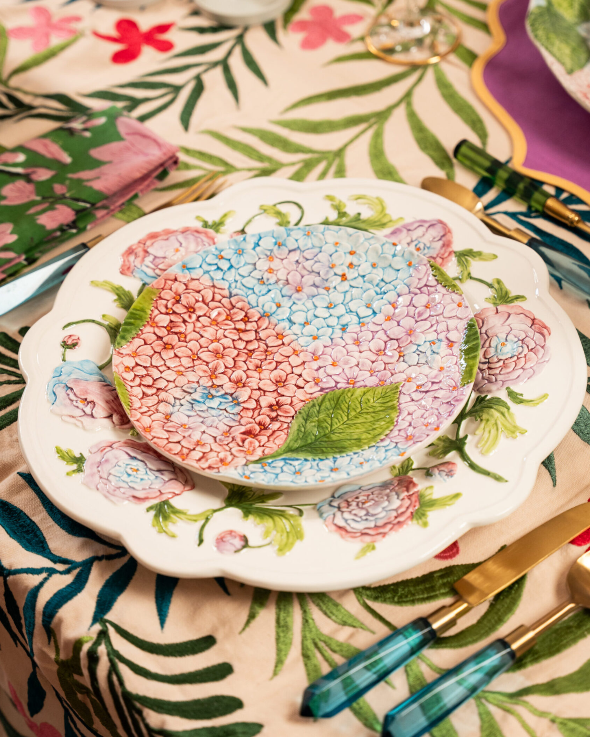 Handbemalte Keramikplatte Hortensie