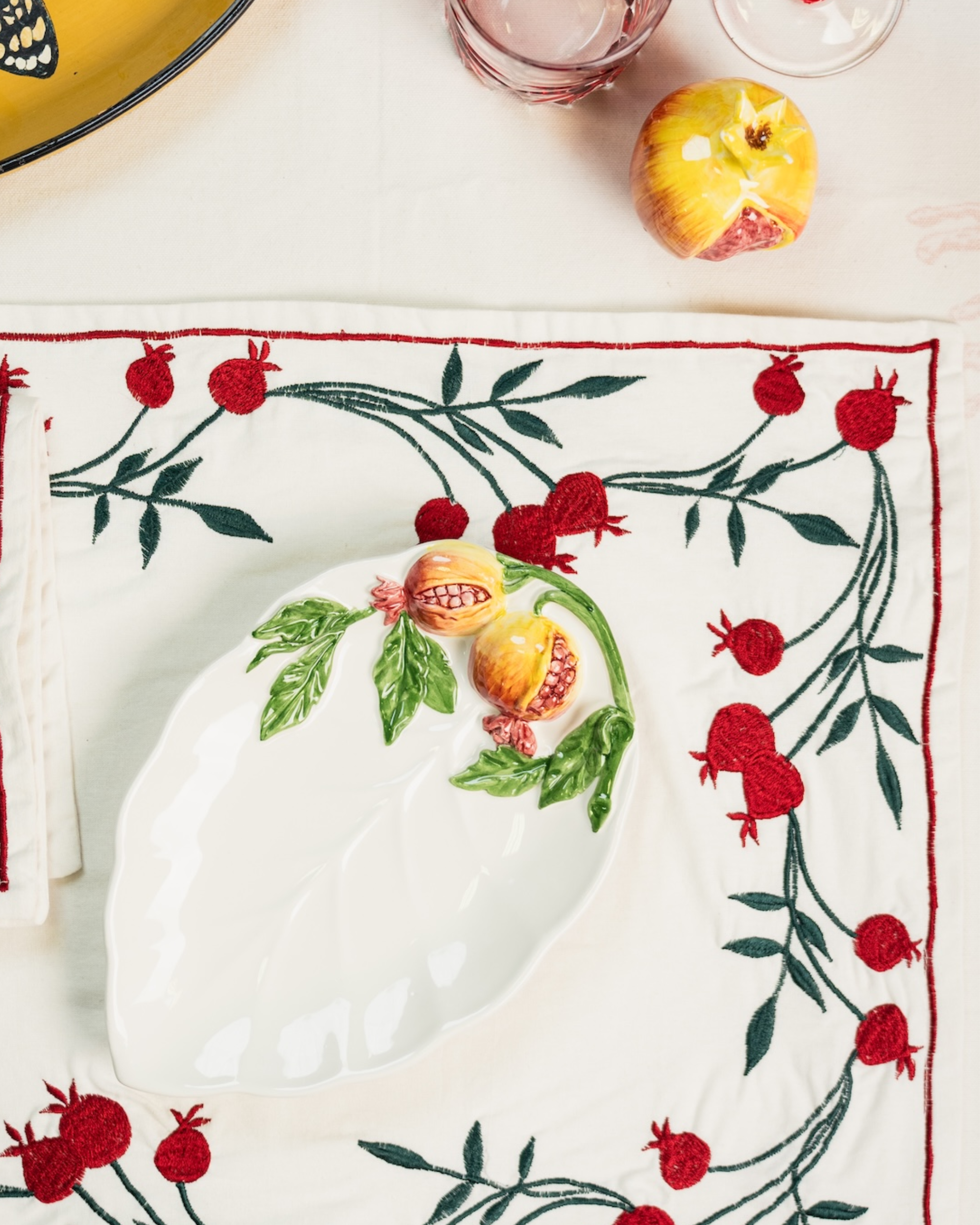Tischset und Serviette Granatapfel Bestickt, 2er Set