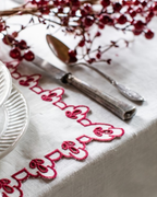 Placemat White with Embroidered Edge Red, Set of 2