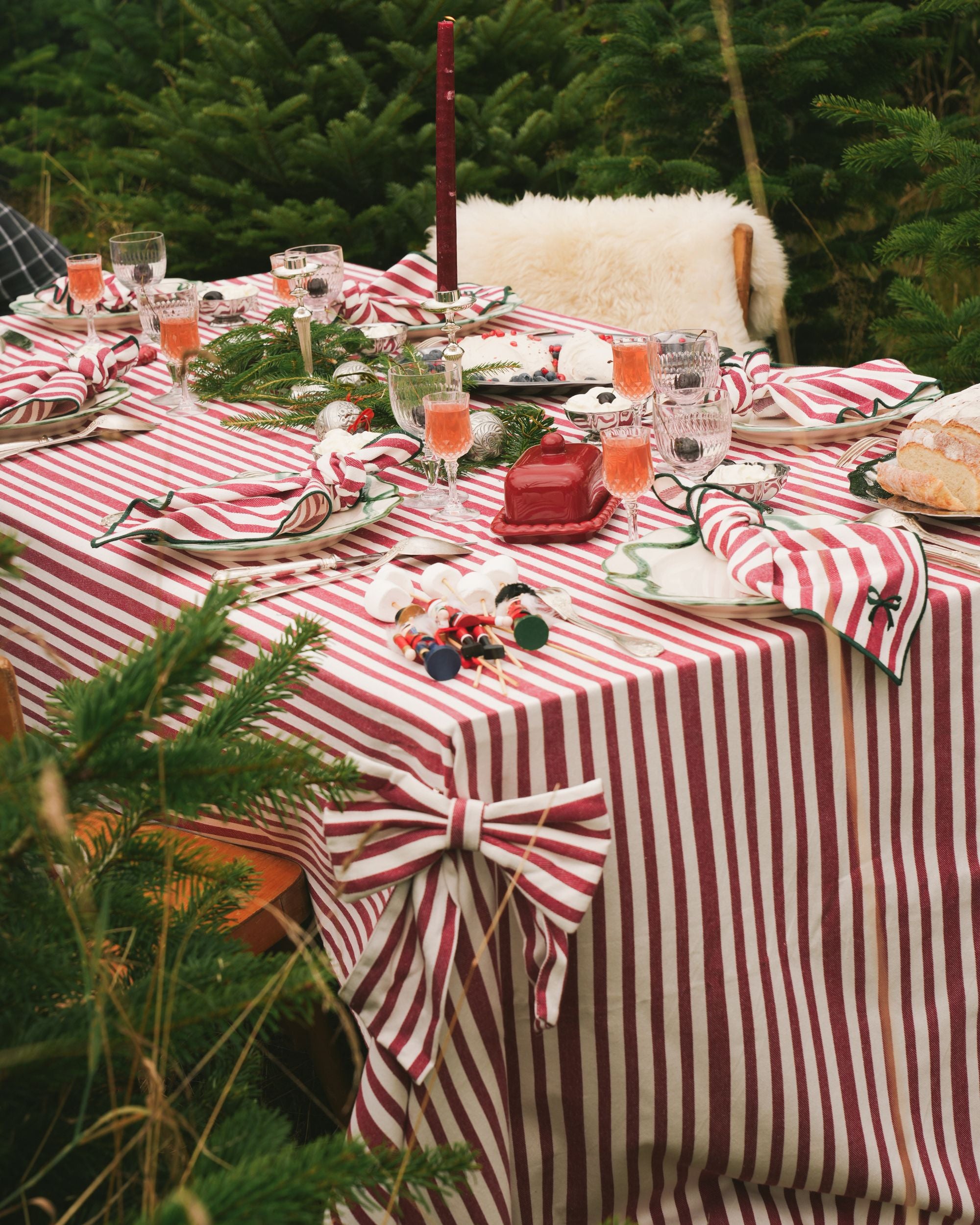 Tischdecke Noeline Burgunder (170x300)